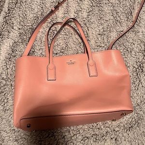 Kate Spade ♠️ Medium Cross body purse!